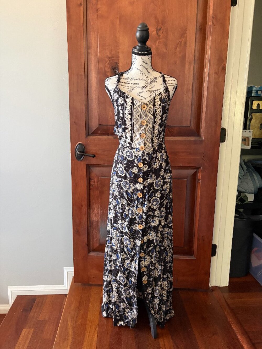 ANGIE Floral Button Front Maxi Dress | Size Medium | Boho Open Back - Picture 3 of 5